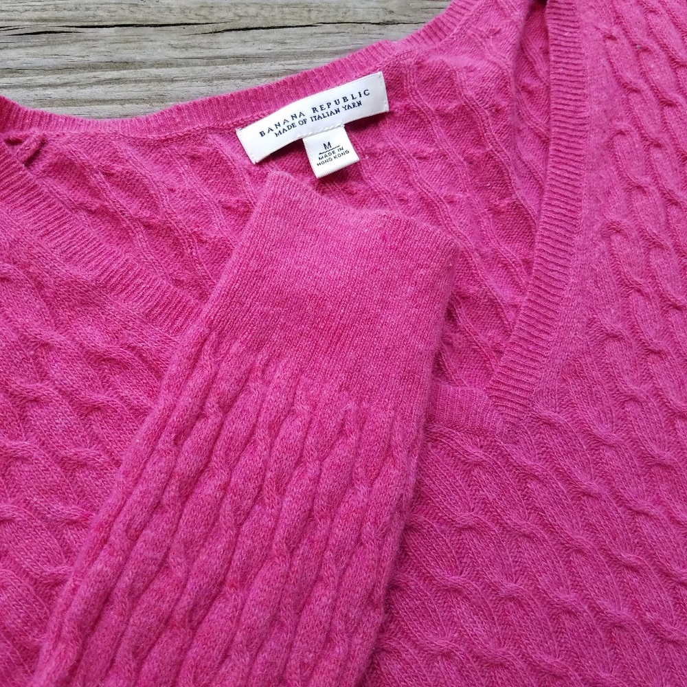 Beautiful pink Banana Republic sweater